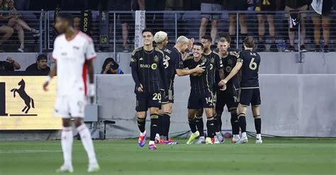 Kei Kamara passes Landon Donovan's MLS goals mark as LAFC routs San ...