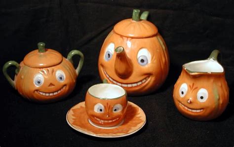 Vintage Halloween Collector: Vintage Halloween Tea Set at eBay