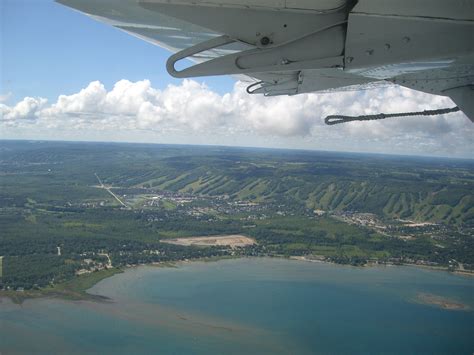 Collingwood, Ontario: Blue Mountains for skiing and Georgian Bay for boating | Places to visit ...