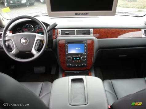 Ebony Interior 2010 Chevrolet Avalanche LTZ 4x4 Photo #40151065 | GTCarLot.com