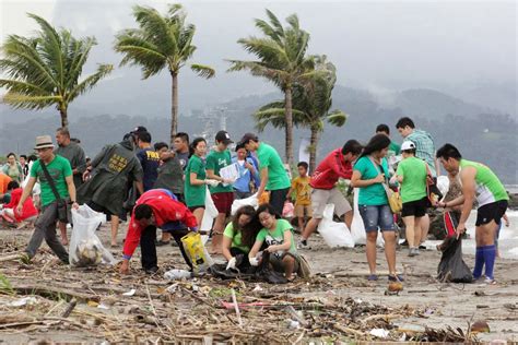 2,000 volunteers join Subic Bay Freeport coastal clean-up | SubicNewsLink