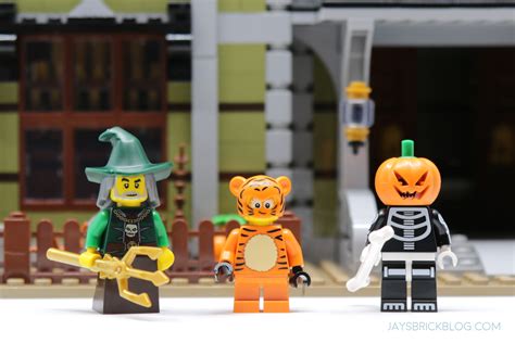 25+ Famous Inspiration Halloween LEGO Builds