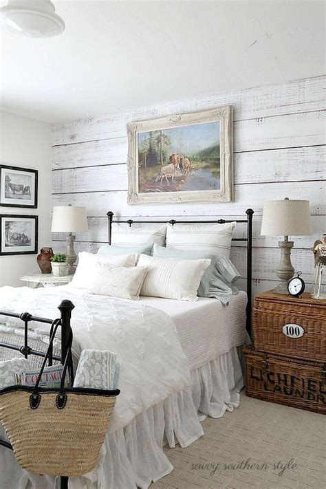 Nice 65 Classic and Vintage Farmhouse Bedroom Ideas. More at http://trendecor.co/2017/09/05 ...