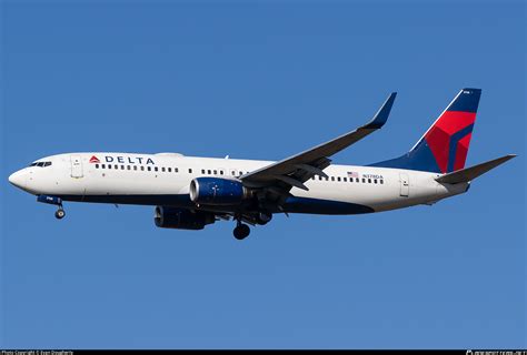 N378DA Delta Air Lines Boeing 737-832(WL) Photo by Evan Dougherty | ID 1051351 | Planespotters.net