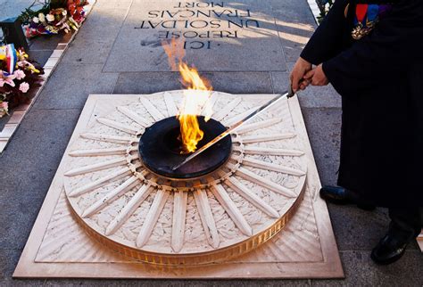 90 years of the eternal flame at Paris's Arc de Triomphe | Arc de ...