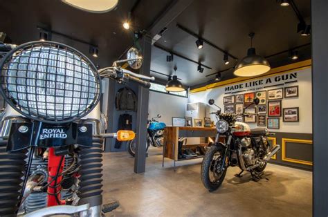 Royal Enfield reopens over 850 dealerships and 425 studio stores across India | Autocar India