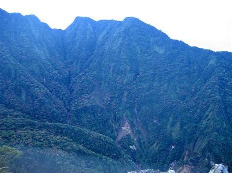 Mt Banahaw - Philippines | peakery