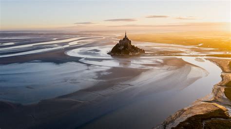 The tides around the Mont-Saint-Michel - Normandy Tourism, France