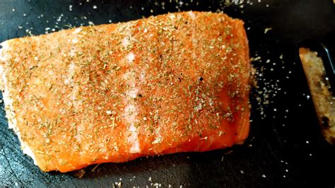 Stovetop Smoked Salmon with Dill Rub - The Good Plate