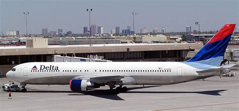 Boeing 767-300, pictures, technical data, history - Barrie Aircraft Museum