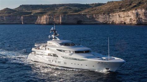 Alexei Navalny's team reveals Putin's superyacht which has bypassed ...