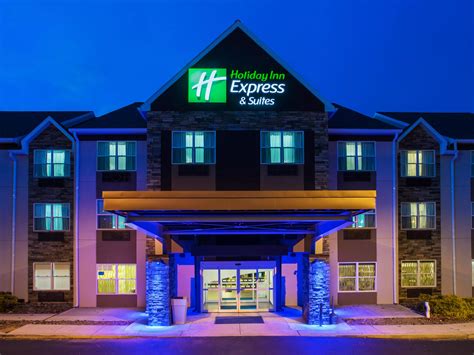 Holiday Inn Express & Suites Wyomissing Hotel by IHG