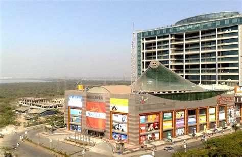 Top 11 Shopping Malls in Mumbai with Location & Timings