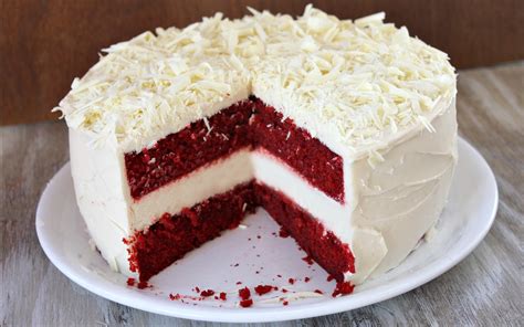 Red Velvet Cheesecake Cake