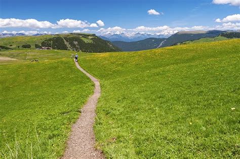 A Guide to Hiking in the Beautiful Alpe di Siusi Italy • Wander Your Way