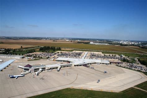 Limos GO | Travel, Airport, Cedar rapids iowa