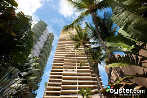 Aston Waikiki Beach Tower Review: What To REALLY Expect If You Stay