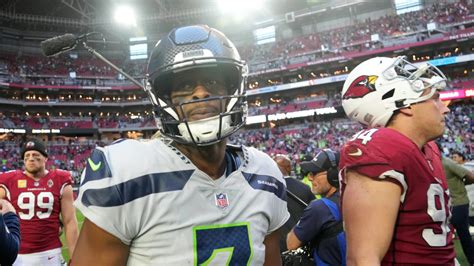 Seahawks QB Geno Smith dodges answering Russell Wilson-inspired ...