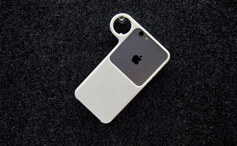 This iPhone Case Lets You Hold It With One Finger