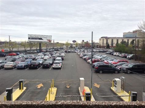 Ronald Colon Trending: Newark Hotel Airport Parking