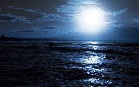 The moon over the sea wallpapers and images - wallpapers, pictures, photos