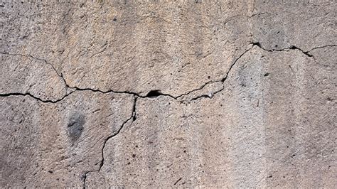 What Causes Concrete To Crack? | Types of Cracks In Concrete