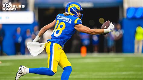 GAME PHOTOS: Rams face Los Angeles Chargers for preseason kickoff at ...