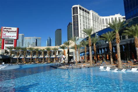 "Pool" Hotel Elara - a Hilton Grand Vacations Hotel Center Strip (Las Vegas) • HolidayCheck ...