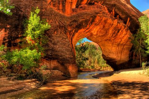 Coyote Gulch l Astounding Geology - Our Breathing Planet