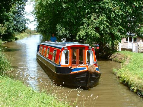 Mile Bank Farm | Narrow Boat hire at Grindleybrook – Whitchurch