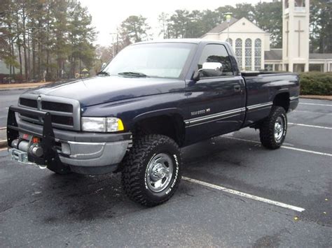 1995 Dodge Ram Pickup 2500 - Information and photos - MOMENTcar