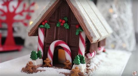 The Easiest Way To Make A Gingerbread House Is With Kit Kats | Christmas gingerbread house ...