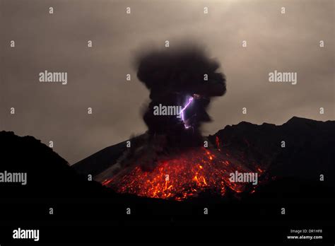 Volcanic Lightning during eruption at Sakurajima in Japan - February ...