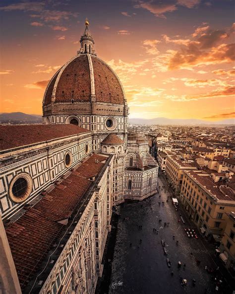 The sight of Florence's Duomo is simply breathtaking, don't you think? Photo by @silviarpetit. # ...