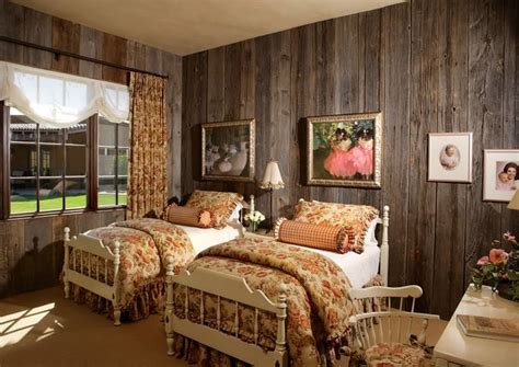 Fourtitude.com - barn board wall considerations. | Barn board wall, Barn board, Bedroom design