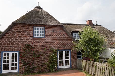 Thatched roof on brick house | Eckernfoerde, Germany, 2014 | Flickr