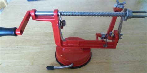 A Great Kitchen Gadget: The Apple Peeler and Corer - Delishably