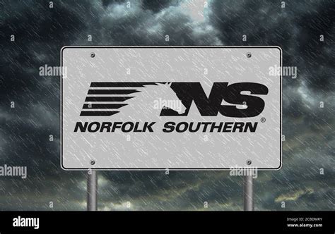 Norfolk Southern Railway logo sign Stock Photo - Alamy