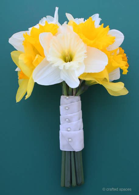 Crafted Spaces: DIY Daffodil Bouquet