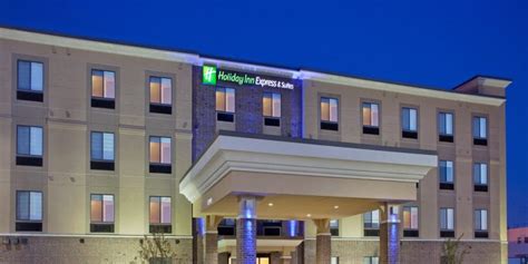 Holiday Inn Express Hotel & Suites Lincoln Airport (Lincoln, NE): What ...