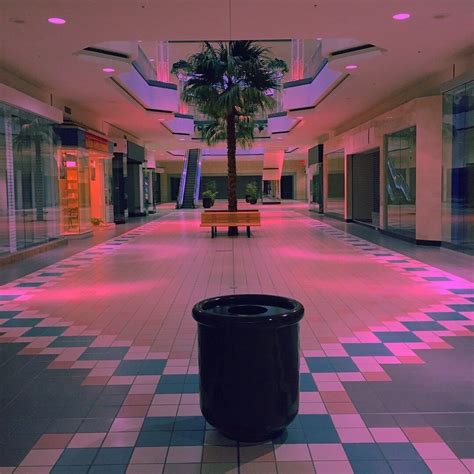 ˢᵒᶠᵗ ᵉˡᵉᶜᵗʳⁱᶜ ʰᵘᵐ ... | Stranger things aesthetic, Vintage mall, Vaporwave aesthetic