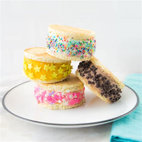 Mini Ice Cream Sandwiches - De Waffelbakkers