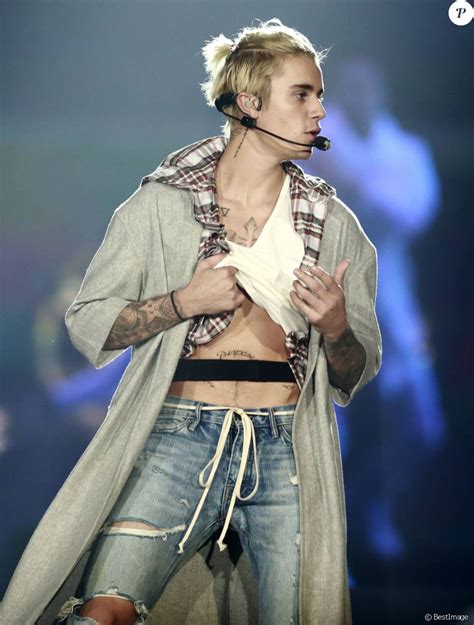 Justin Bieber en concert lors de sa tournée 'Purpose World Tour' à ...