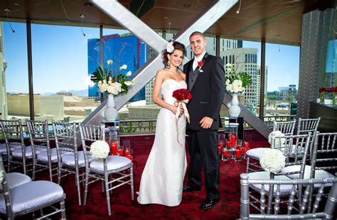 A BEAUTIFUL WEDDING VENUE IN LAS VEGAS - Eiffel Tower Restaurant