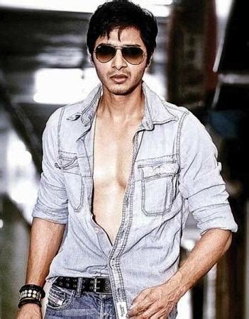 Shreyas Talpade Age, Height, Wife, Children, Family, Biography & More ...