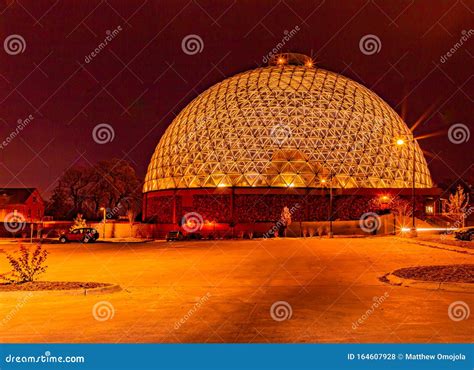 Desert Dome Henry Doorly Zoo Omaha at Night Editorial Stock Photo ...