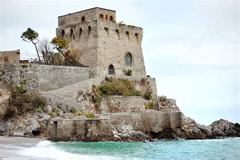 Discovering Maiori in 10 stops - Things to see and do in and around this coastal commune – Go Guides