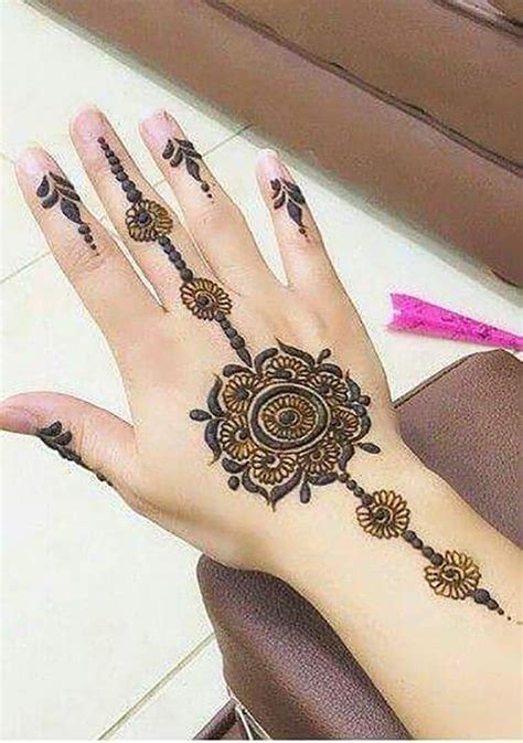 [Latest Updated] 60+ Simple and Easy Mehndi Designs for Eid 2017