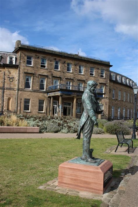 Peter Hesketh Fleetwood Statue, Euston Gardens Editorial Stock Image - Image of gardens ...