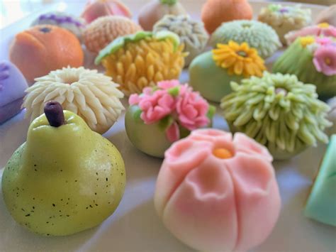 Wagashi (Japanese sweet) Made by Lynn Yang | Japanese sweets, Japanese ...